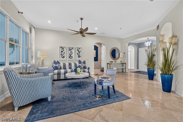 2805 Tiburon BLVD E 102, Naples, FL 34109