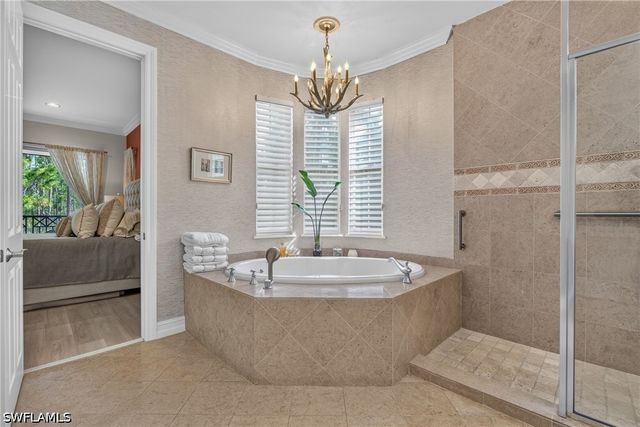 2805 Tiburon BLVD E 102, Naples, FL 34109