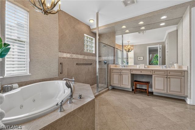 2805 Tiburon BLVD E 102, Naples, FL 34109