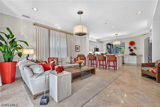 2805 Tiburon BLVD E 102, Naples, FL 34109
