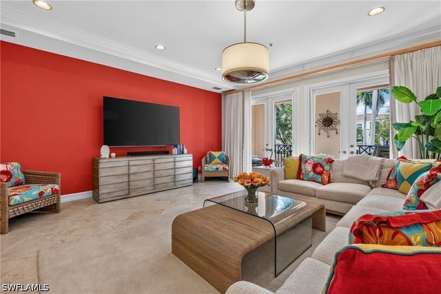 2805 Tiburon BLVD E 102, Naples, FL 34109