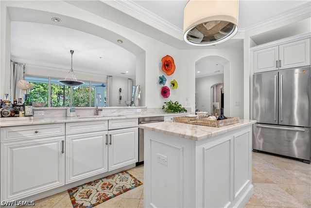 2805 Tiburon BLVD E 102, Naples, FL 34109