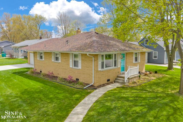 718 N Ninth Street, St Clair, MI 48079