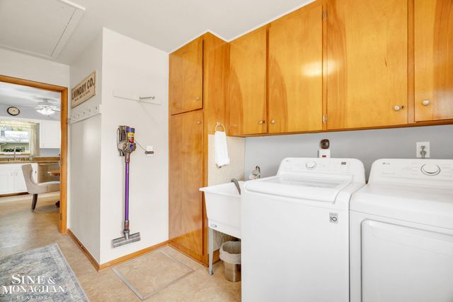 718 N Ninth Street, St Clair, MI 48079