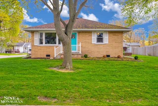 718 N Ninth Street, St Clair, MI 48079