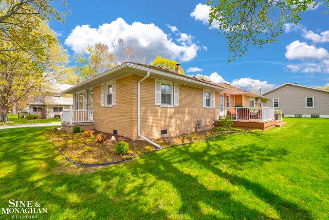 718 N Ninth Street, St Clair, MI 48079