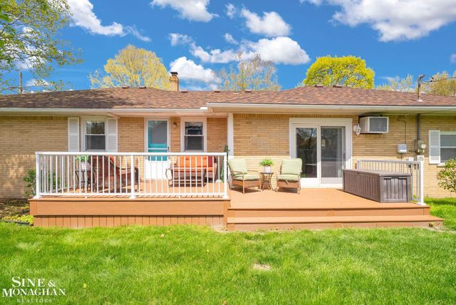 718 N Ninth Street, St Clair, MI 48079