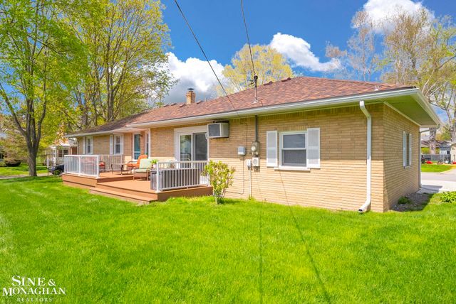 718 N Ninth Street, St Clair, MI 48079