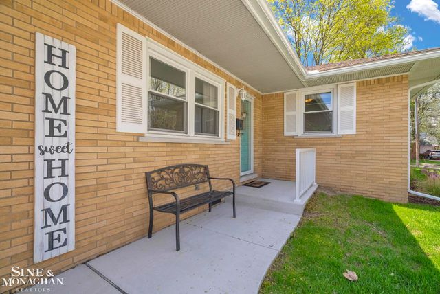 718 N Ninth Street, St Clair, MI 48079