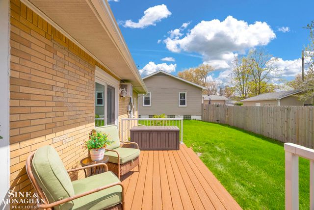 718 N Ninth Street, St Clair, MI 48079