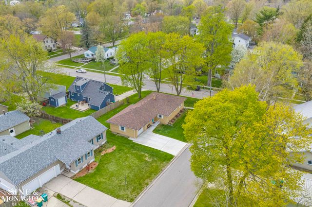 718 N Ninth Street, St Clair, MI 48079
