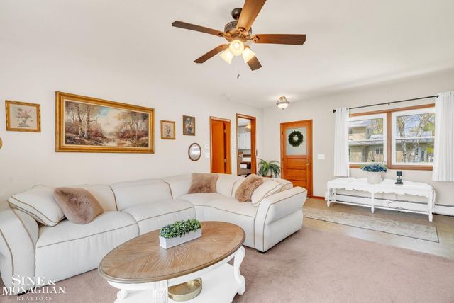 718 N Ninth Street, St Clair, MI 48079