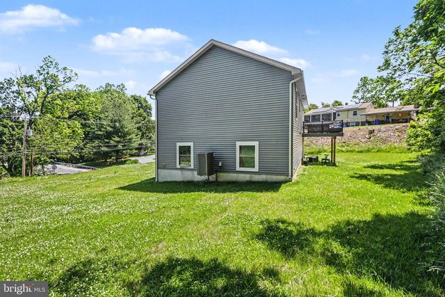 1312 EDGEMONT RD, Harrisburg, PA 17109