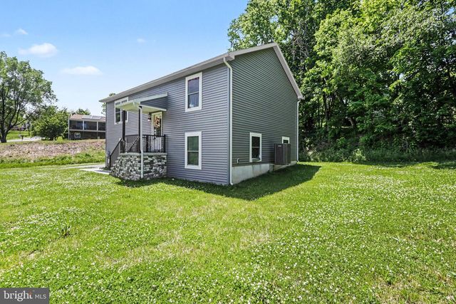 1312 EDGEMONT RD, Harrisburg, PA 17109