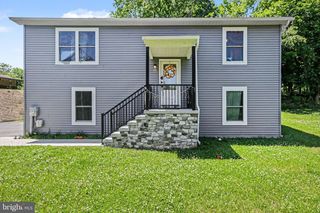 1312 EDGEMONT RD, Harrisburg, PA 17109