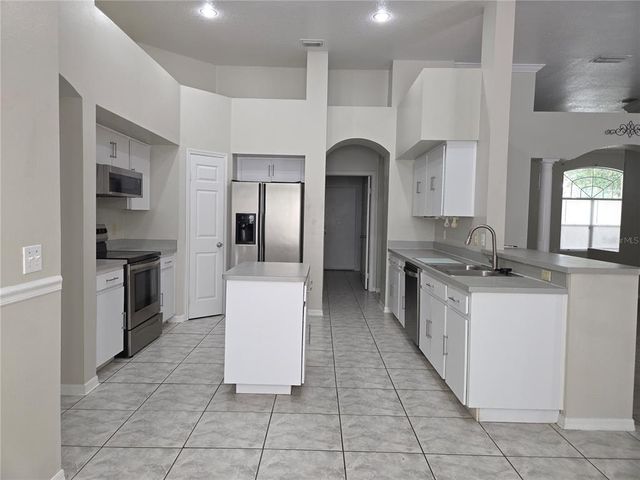 4511 OAK RIVER CIRCLE, Valrico, FL 33596