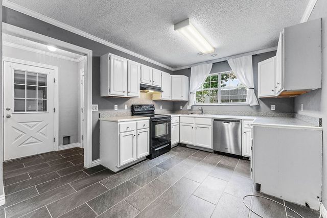 1600 S 26th Place, Rogers, AR 72758