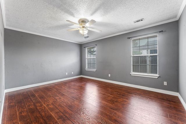 1600 S 26th Place, Rogers, AR 72758