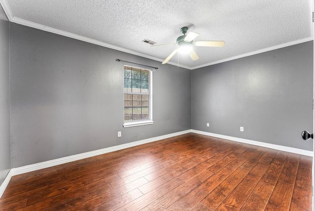 1600 S 26th Place, Rogers, AR 72758