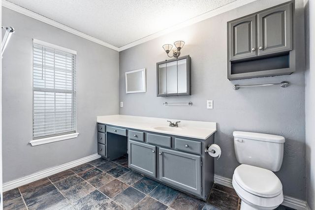 1600 S 26th Place, Rogers, AR 72758