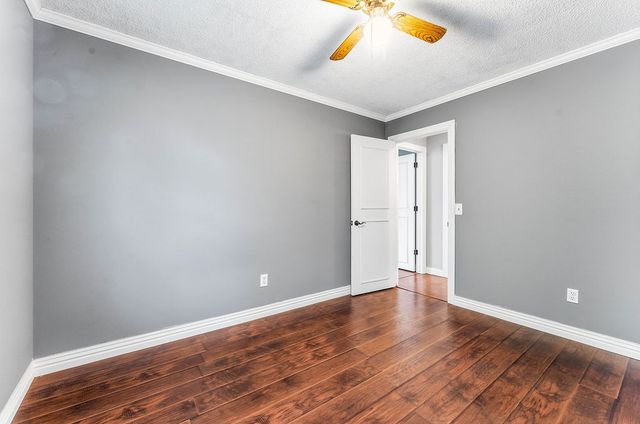 1600 S 26th Place, Rogers, AR 72758