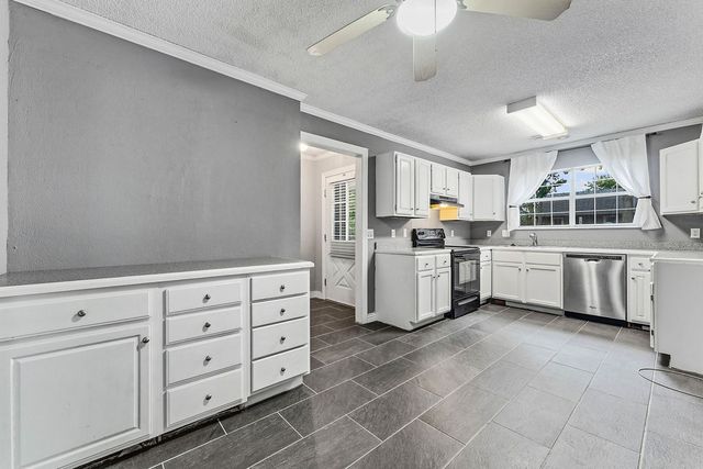 1600 S 26th Place, Rogers, AR 72758