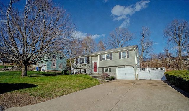 27 Grandview Drive, West Warwick, RI 02893