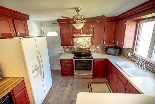 27 Grandview Drive, West Warwick, RI 02893