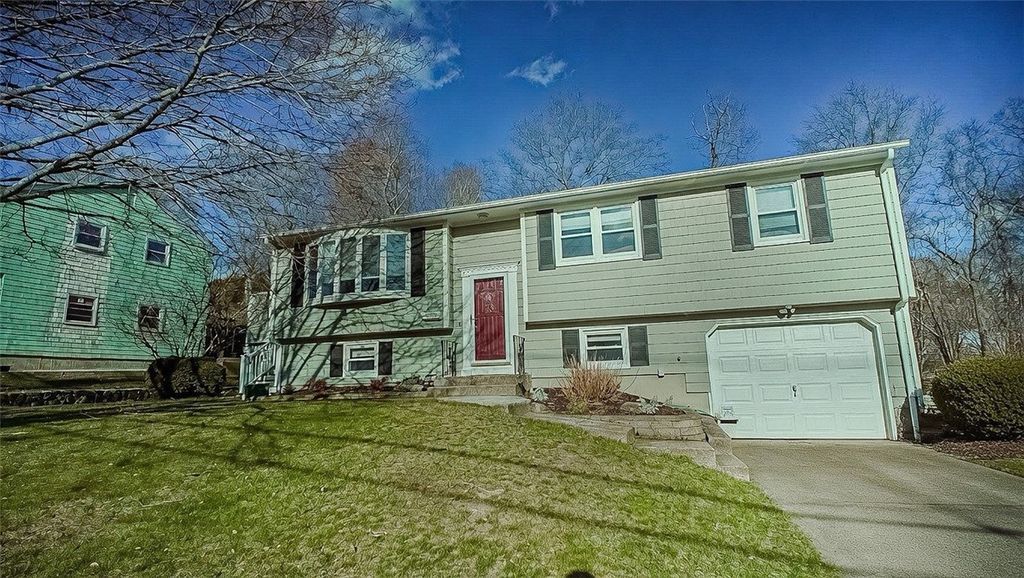 27 Grandview Drive, West Warwick, RI 02893