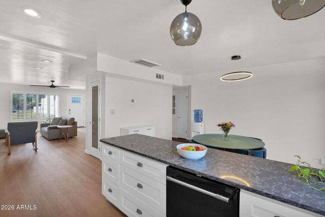 7742 E VERNON Avenue, Scottsdale, AZ 85257