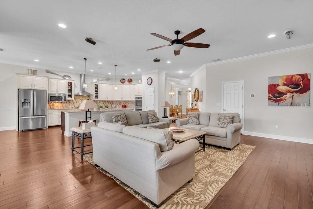 Image 11 of property listing at 1221 CADENCE COURT, Brandon, FL 33511