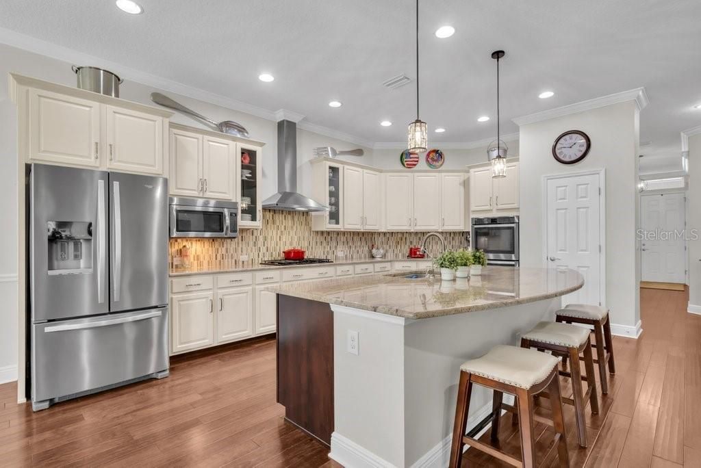 Image 14 of property listing at 1221 CADENCE COURT, Brandon, FL 33511