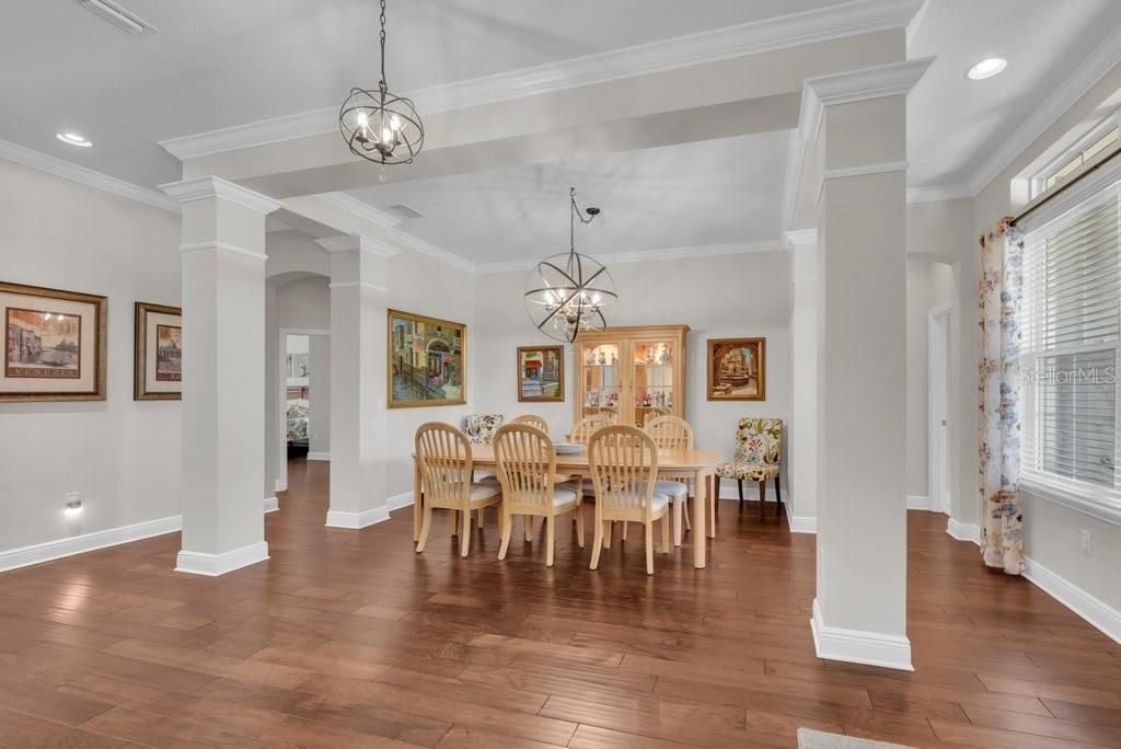 Image 7 of property listing at 1221 CADENCE COURT, Brandon, FL 33511