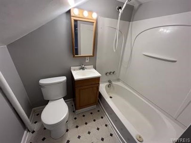 340 Park Avenue, Lockport City, NY 14094