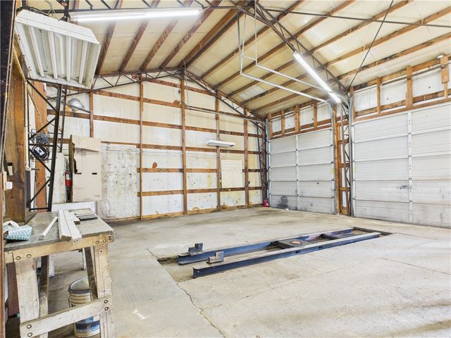 9513 62 Highway, Harrison, AR 72601