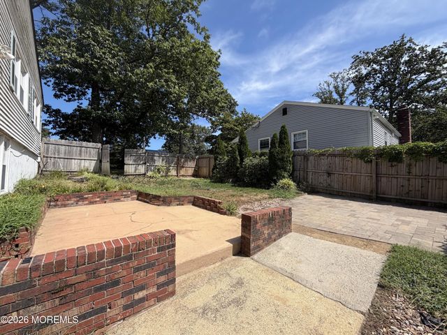 35 Ruth Place, Eatontown, NJ 07724