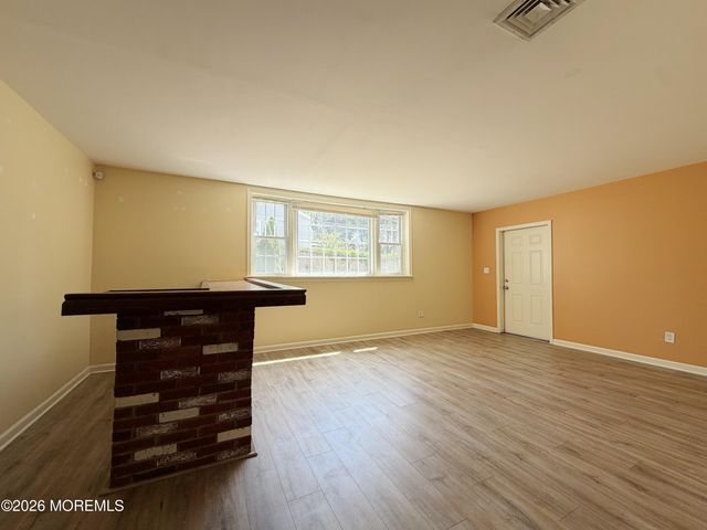 35 Ruth Place, Eatontown, NJ 07724