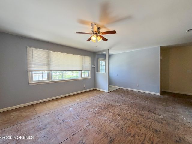 35 Ruth Place, Eatontown, NJ 07724