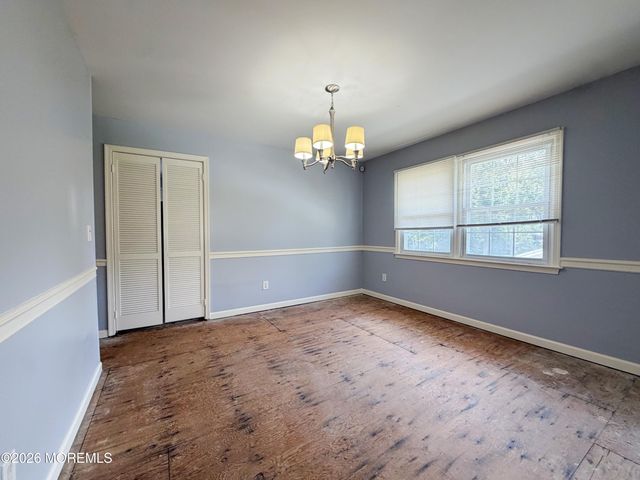 35 Ruth Place, Eatontown, NJ 07724