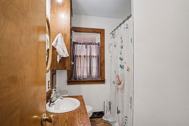 2461 Longstreet Avenue, Wyoming, MI 49509