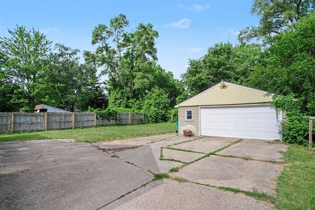 2461 Longstreet Avenue, Wyoming, MI 49509