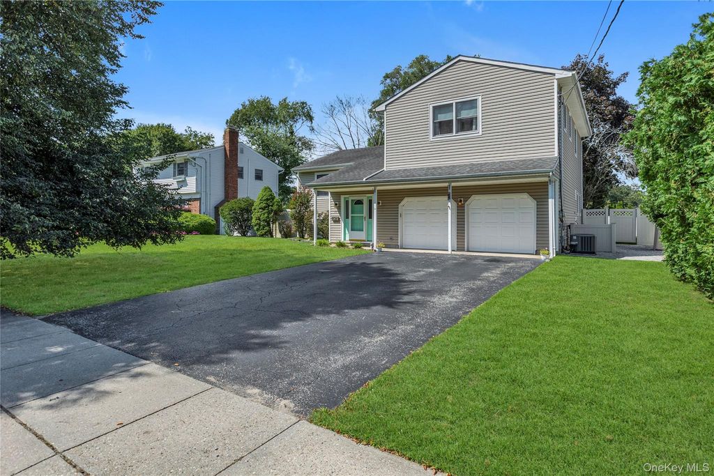 23 Dale Lane, Smithtown, NY 11787 — photo 2