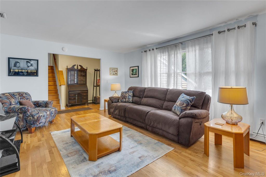 23 Dale Lane, Smithtown, NY 11787 — photo 5