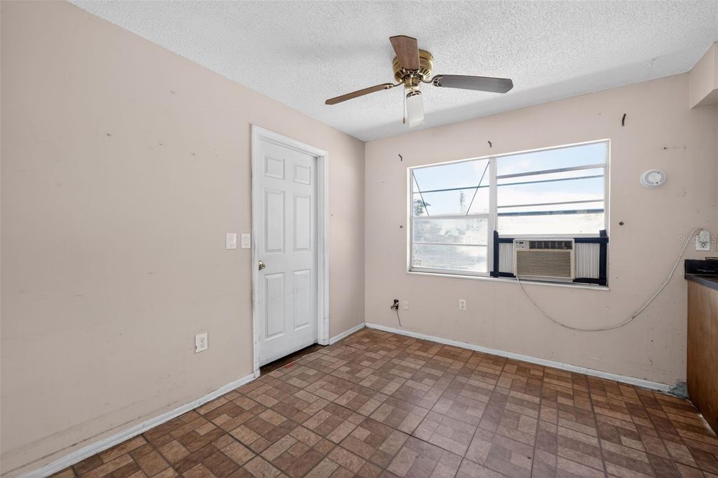 Image 10 of property listing at 540 PINE COURT, Altamonte Springs, FL 32714