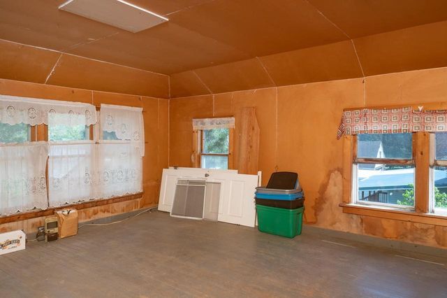 320 E PARK STREET, Neshkoro, WI 54960