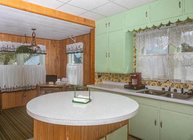 320 E PARK STREET, Neshkoro, WI 54960