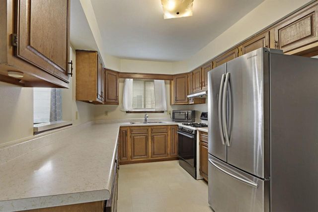 1407 87th PLACE, Kenosha, WI 53143