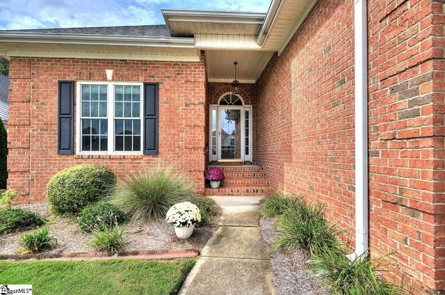 114 Banbury Circle, Simpsonville, SC 29681