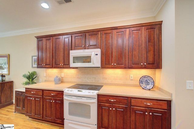 114 Banbury Circle, Simpsonville, SC 29681