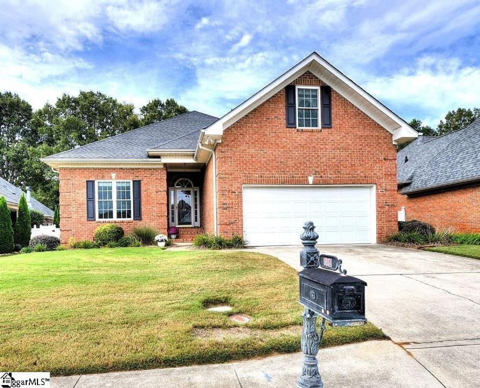 114 Banbury Circle, Simpsonville, SC 29681
